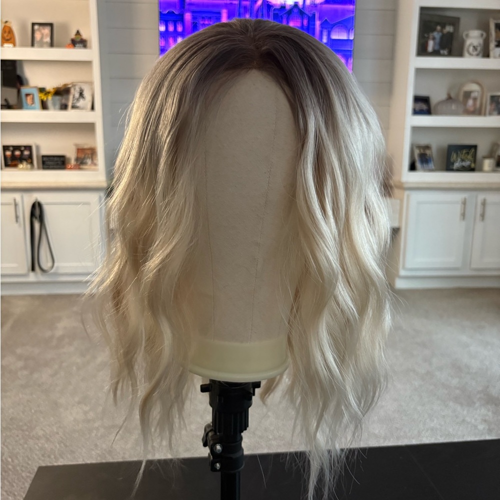 Chelsey smith crowns blonde petite free parting wig